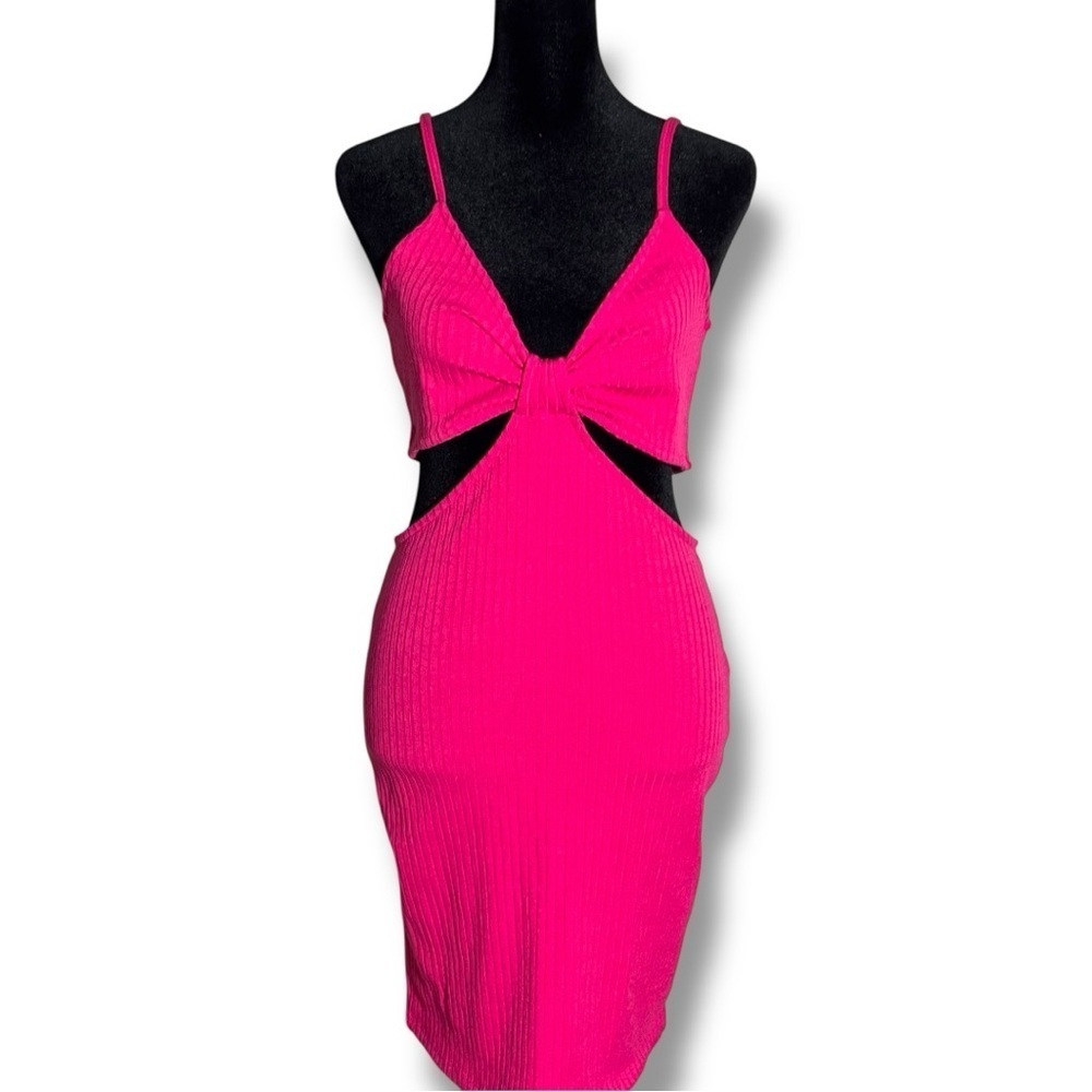 H&M Bold Fuchsia Sleeveless V-Neck Side Cutouts Ribbed Textured Mini Dress - Picture 4 of 15